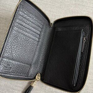 Gucci Soho Black Zip Wallet